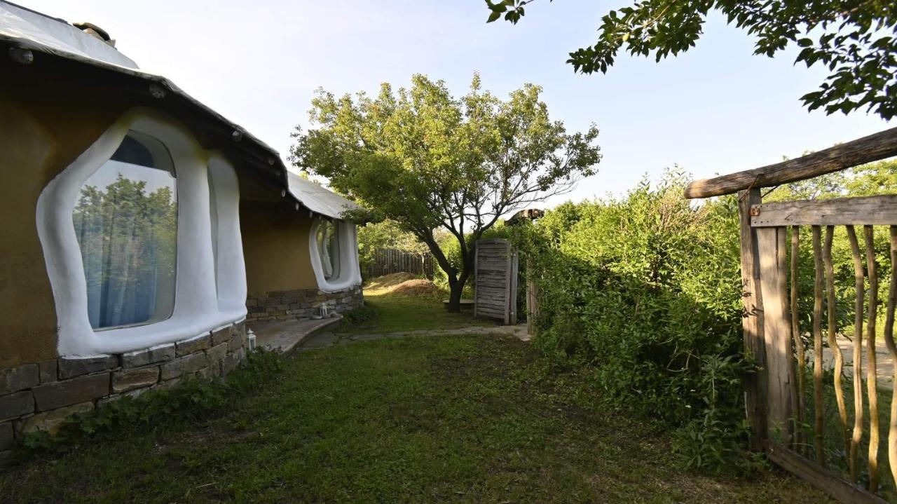 Villa Clay House Banya à Banya  Extérieur photo